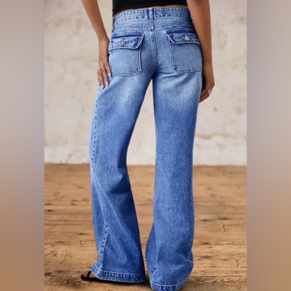 Women's Straight Leg Jeans in Light Blue - Picture 3 of 7